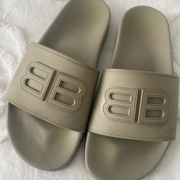 Balenciaga BB Pool Slides - Picture 2 of 7